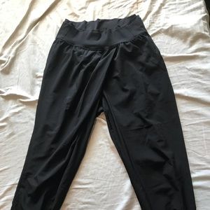 Lululemon Capri size 8